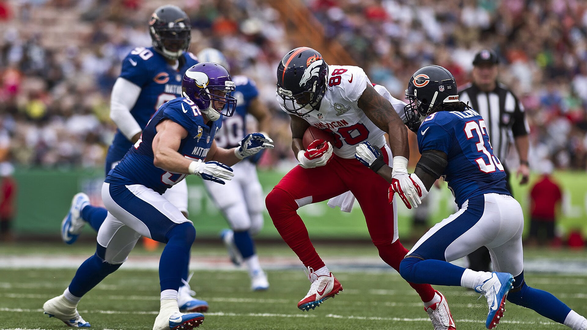 德甲场景再现：逆天长传瞬间点燃球迷热情，德甲球员上演超级神仙球