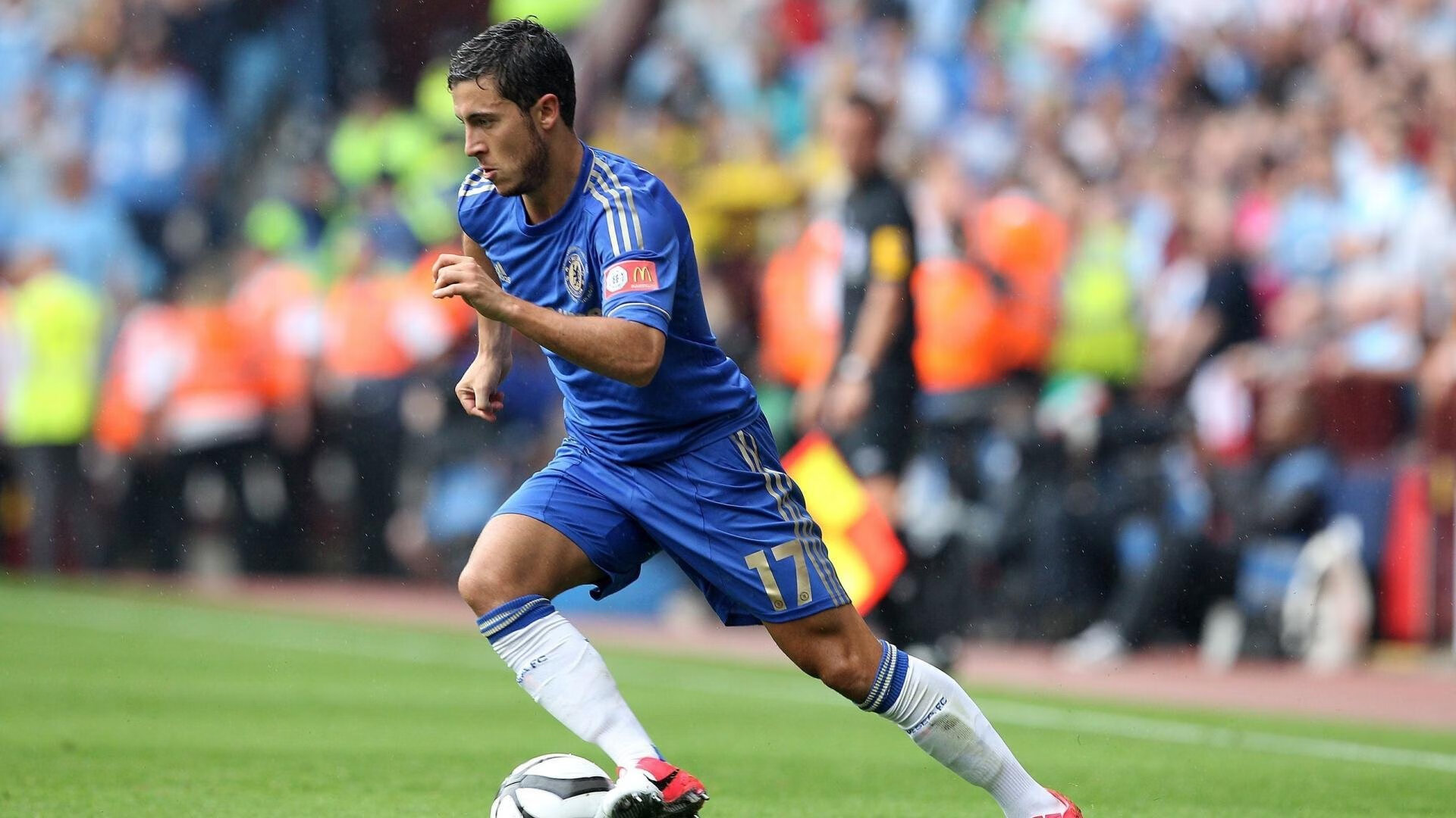 俱乐部与政策部门合作，优化青少年运动场地及设施条件，青少年运动俱乐部经营